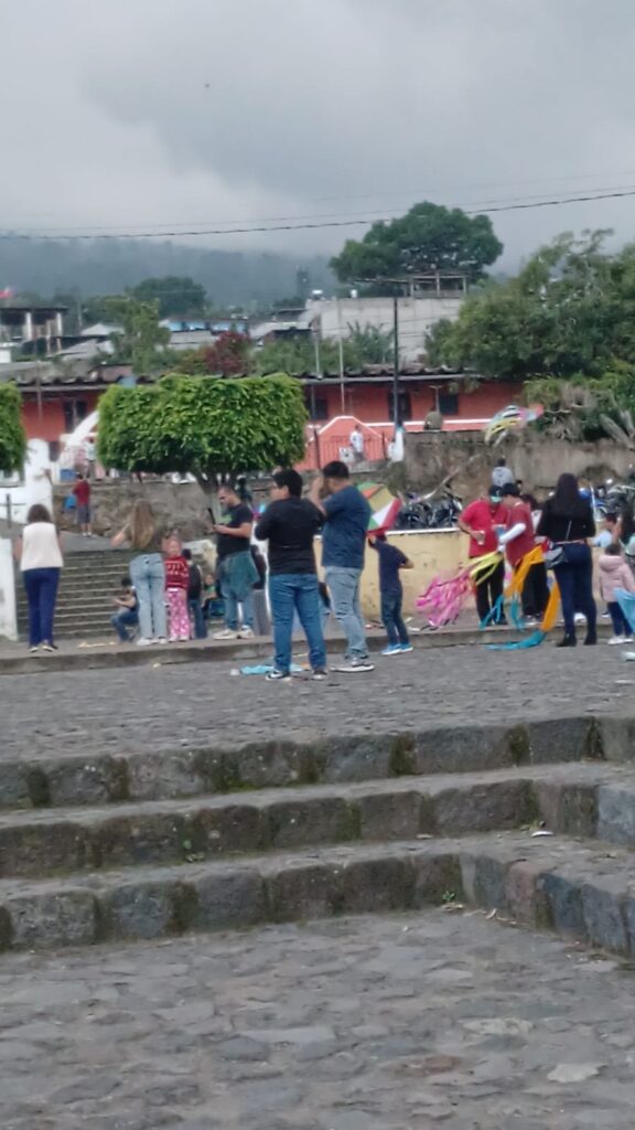 グアテマラの凧あげ