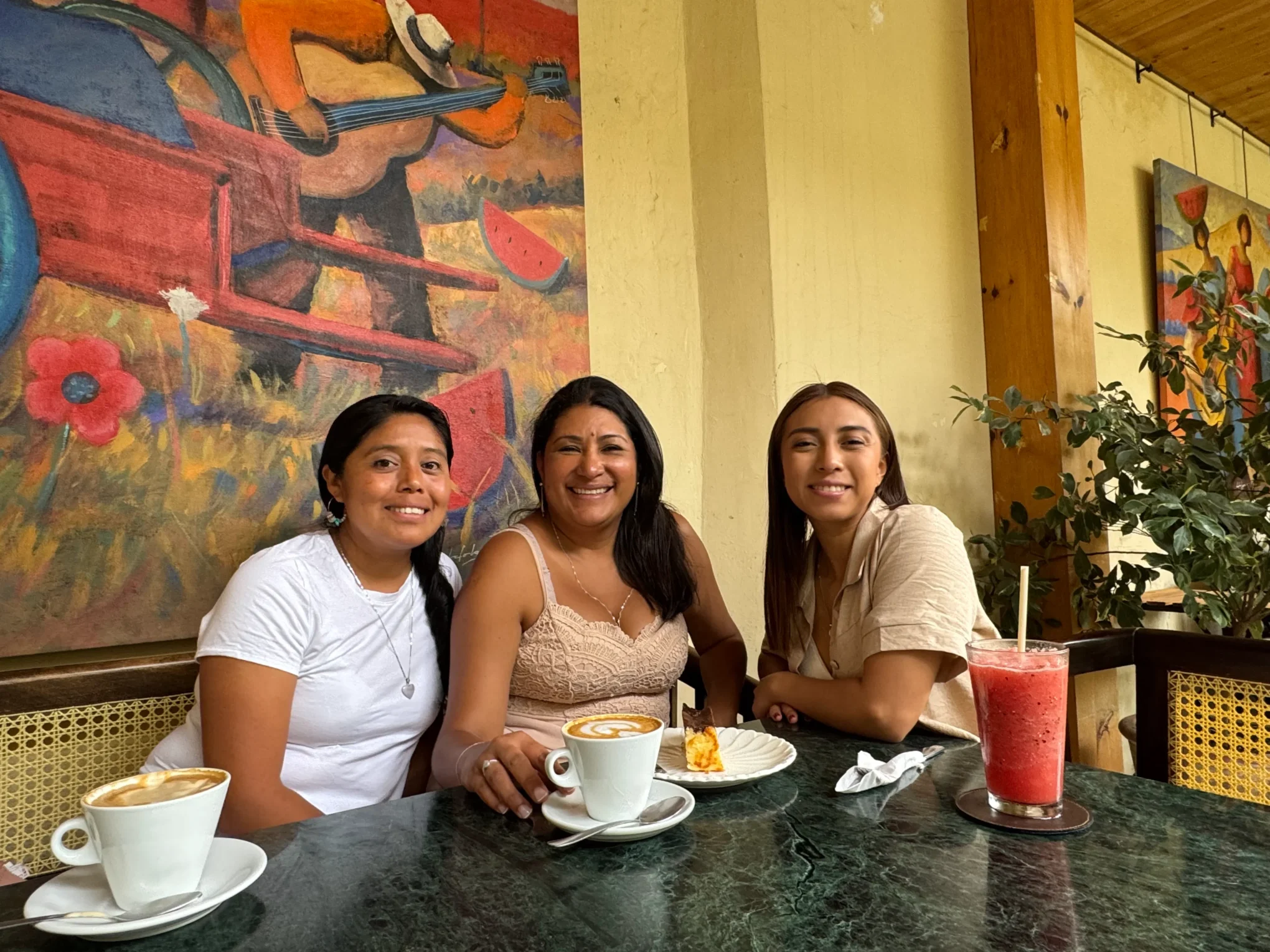 Mundo Contigo Topページ社員